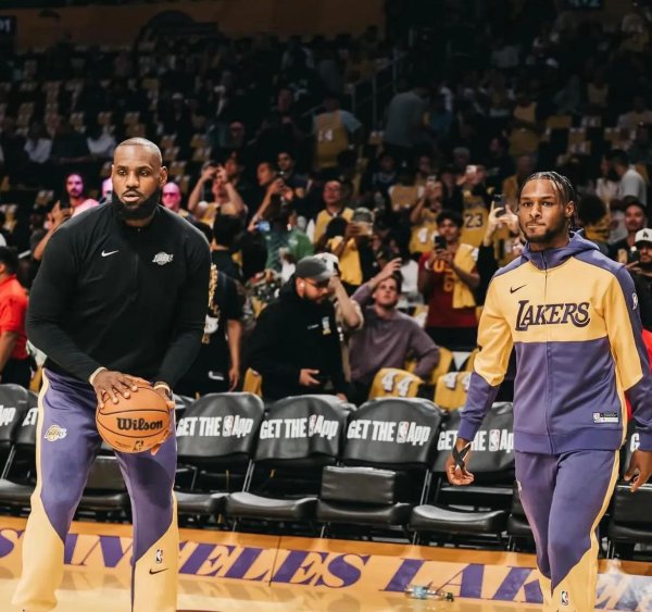 Lakers đang mong chờ chuyến lưu diễn nghỉ hưu, James muốn tiếp tục cạnh tranh cho chức vô địch, và m